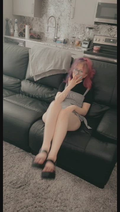 Interect if you’d cum on my glasses 🥺 : video clip