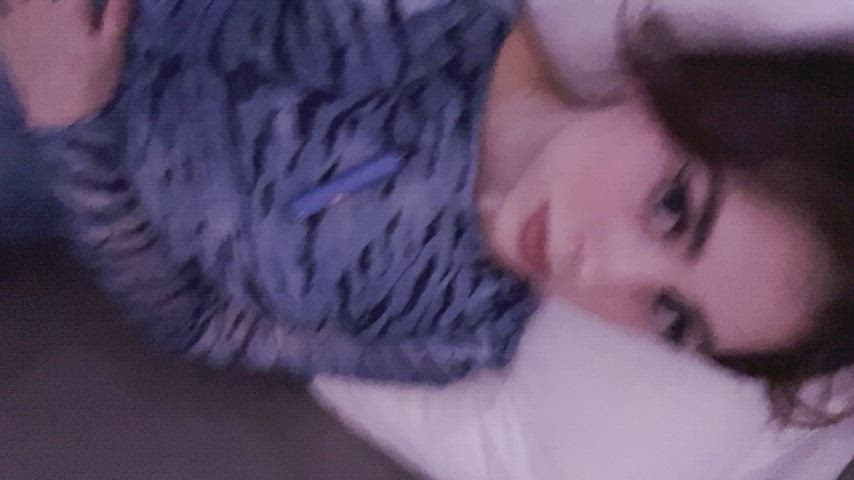 need someone to man handle my 18 yo cute shy ass : video clip