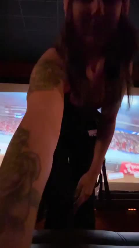 Waiting for the movie to start [gif] : video clip