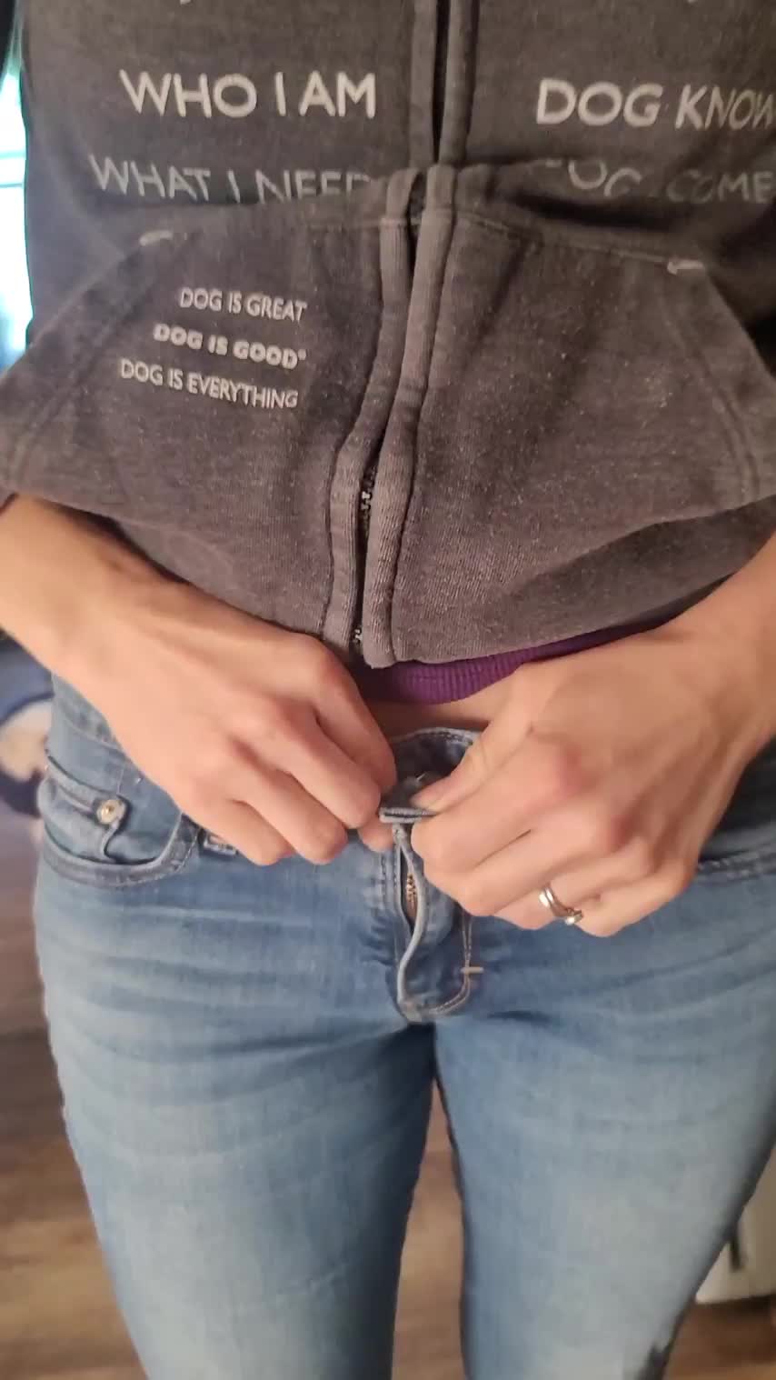 Excuse me sir, do you enjoy real pussy? : video clip