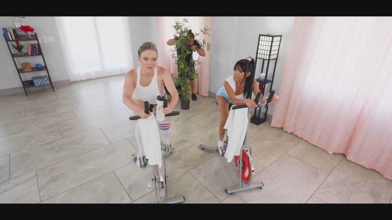 Dee Williams and Ember Snow - Fucking The Spinning Teacher : video clip