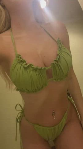 Is green my colour.. : video clip