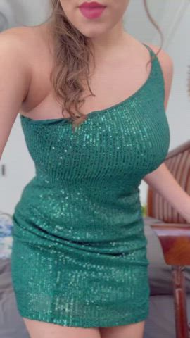 pre first-date boob bounce test... you think I passed? : video clip