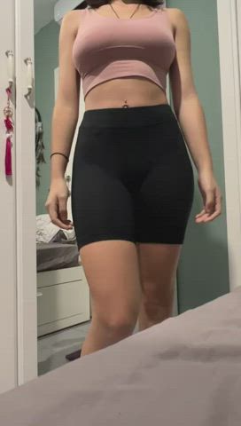 Made to please a lot of big mans : video clip