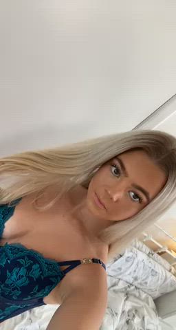 I hope you are into tiny blondes 😜 : video clip