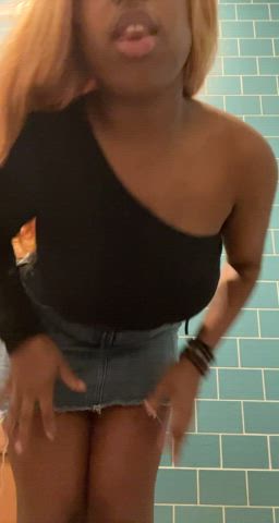 Am I cute enough to fuck? : video clip