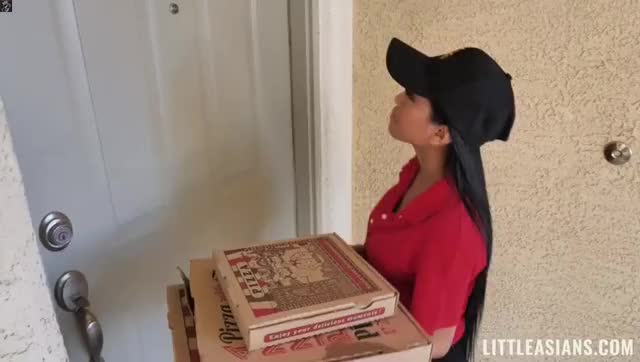 Little Asians - Ember Snow - Delivery Girl : video clip