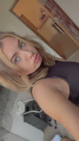 showing you my innie under my skirt is always fun : video clip
