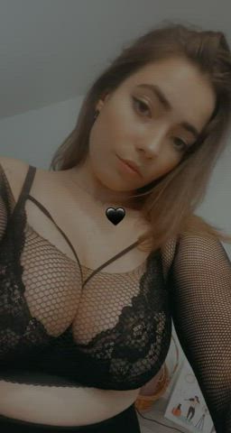 Do you like curvy cuties like me? : video clip
