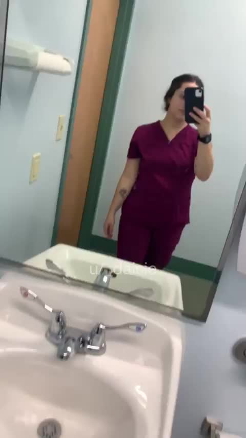 sometimes you just have to rub your clit on the sink in the work bathroom : video clip