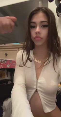 Need the name/sauce of this girl : video clip