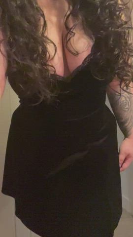 If I wore this on a date, would you run your hand up my thigh under the table? : video clip