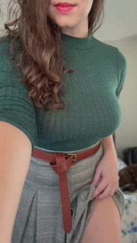 my big bouncy tits are so perky, you probably thought I was wearing a bra : video clip