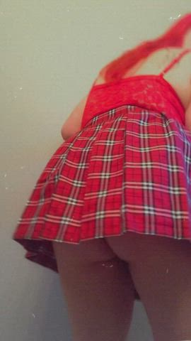 Oops! I dropped something & I'm not wearing any panties : video clip