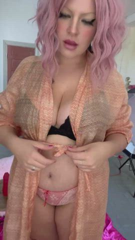These boobs were made for nursing ❤️ : video clip
