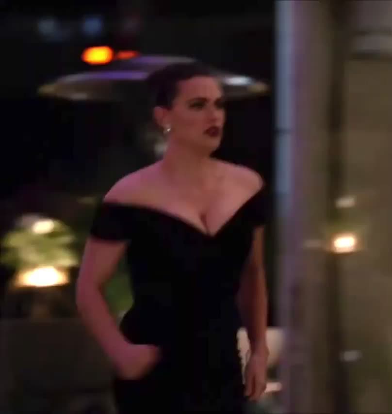 The way Katie McGrath’s big tits bounce 🔥 : video clip