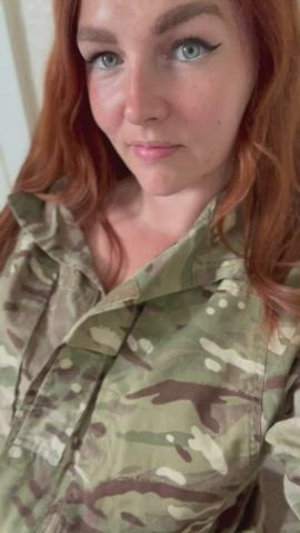 Redhead with green eyes ☺️ no pulling out allowed 😍 : video clip