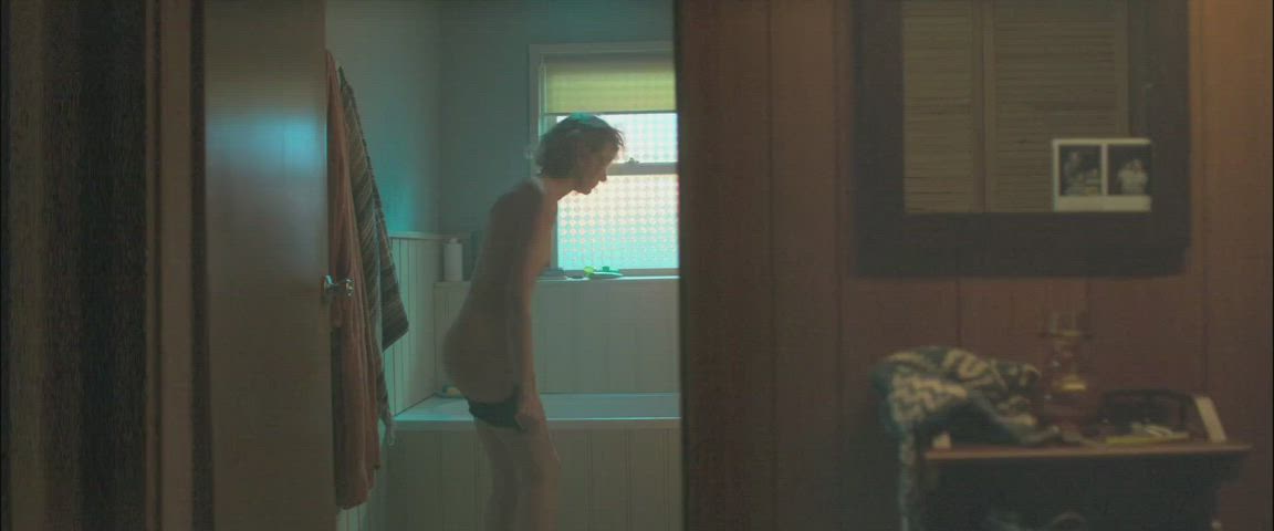 Naomi Watts - Infinite Storm (2022) : video clip
