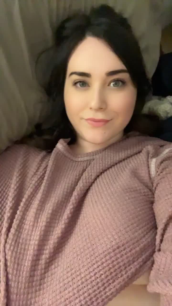 Revealing my face for the first time in this sub… hope I’m still breeding material 🫣 : video clip