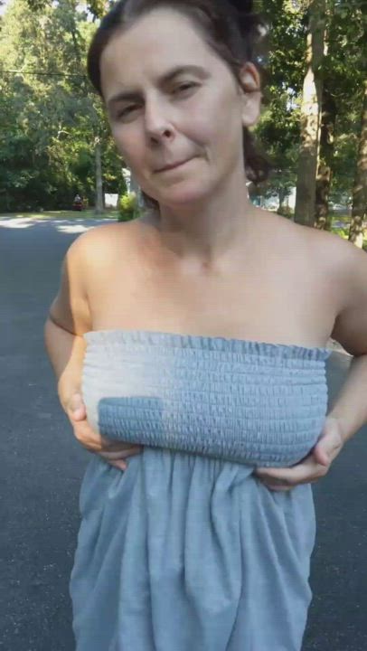 Have sundress, will..show you my 38yo boobs :) : video clip