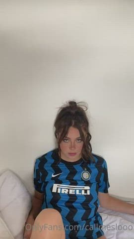 Inter Milano fan lost the title and now has to deepthroat a Milan fan : video clip