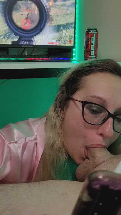 There is always time to reply to friends : video clip