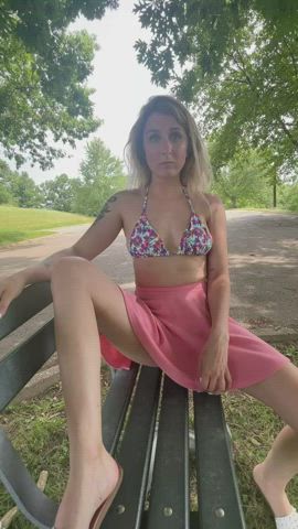 Gorgeous day at the park [gif] : video clip