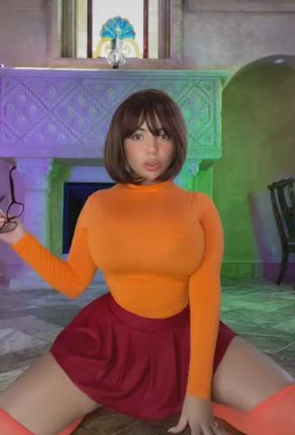 Hand Pussy > Real Pussy : video clip