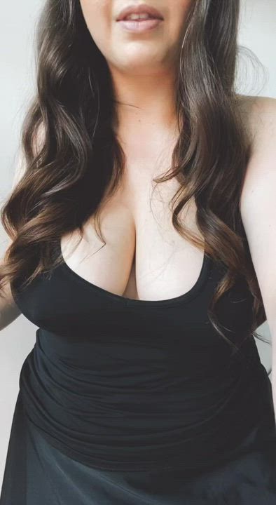 Can I bounce on your dick? : video clip
