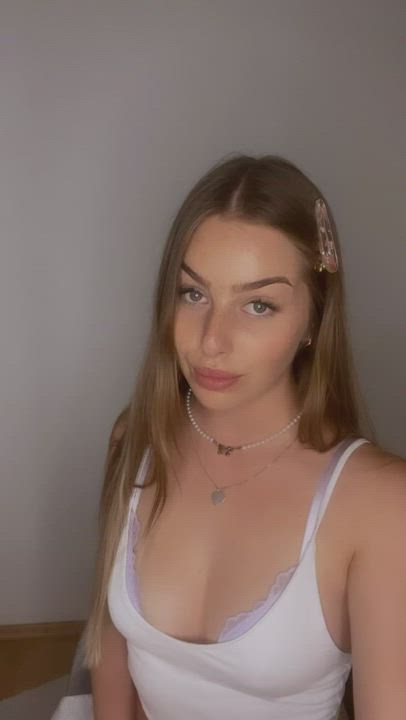 Tell me if you would fuck me raw 😊 : video clip