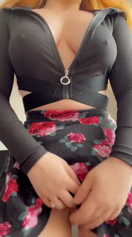 Sometimes I fantasize about my dads friends catching a peek up my skirt : video clip