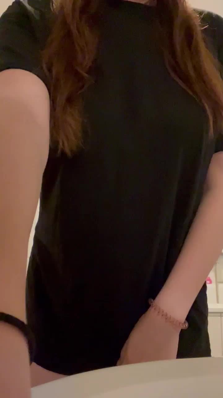 Imgur Don’t mind me… just unpacking some yummy melons : video clip