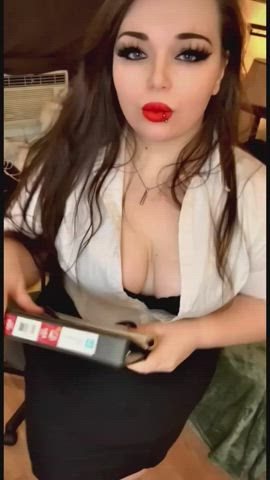 Fat Office Cunt Gets Face Fucked : video clip