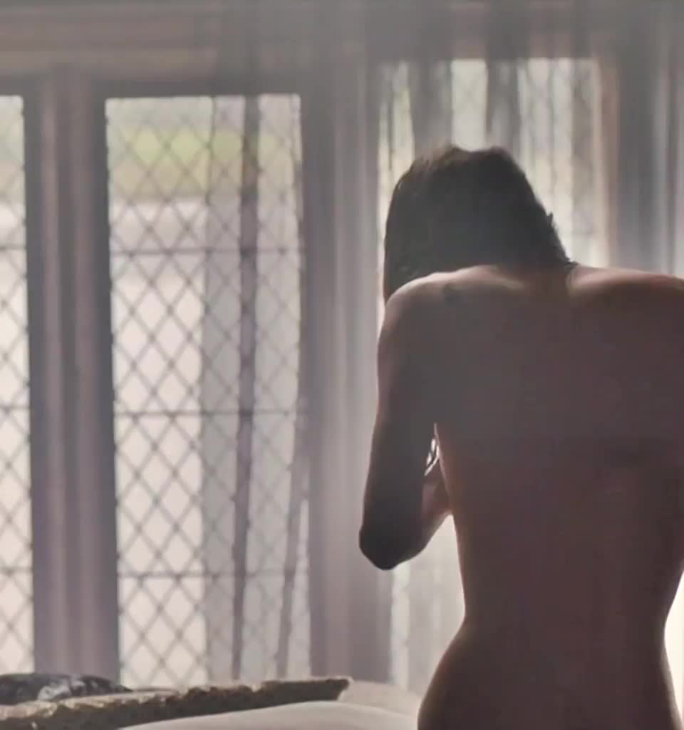 Birthday Babe: Tanya Reynolds in Delicious [S1E3-2017] : video clip