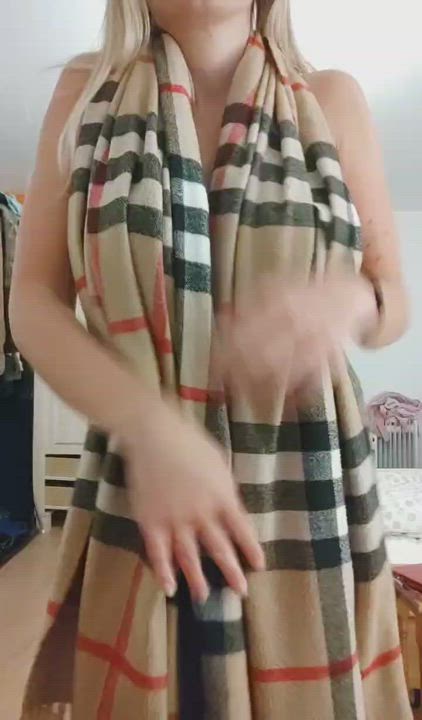 Do you want to come keep my pussy warm baby? 🇸🇪 : video clip