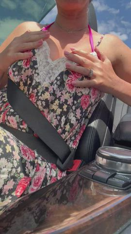 MILF Teacher Flashing Big Tits in convertible : video clip