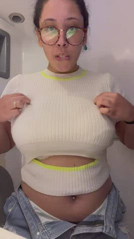 How hot are you going to fuck me in the bathroom on the plane? : video clip