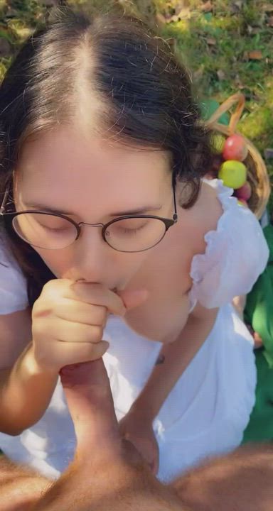 Filling my basket with apples, and my mouth with cum! <3 : video clip