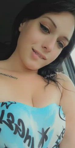 I'll show you my titties anytime you want : video clip
