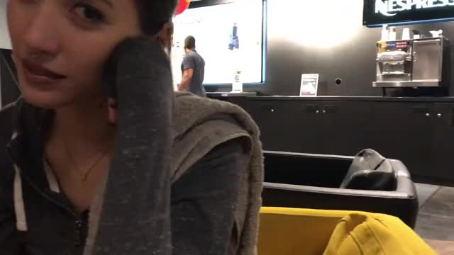 Asian Blowjob in Gym : video clip