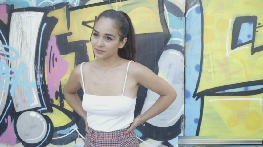 Hot Teen Taking A cock Up Her Ass : video clip