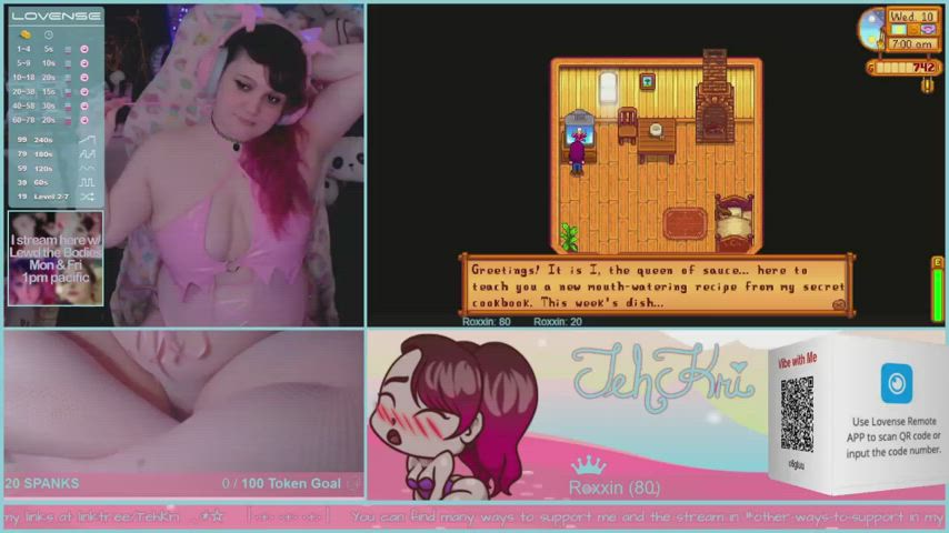 Curvy camgirl showing off her big natural tits during her stream : video clip