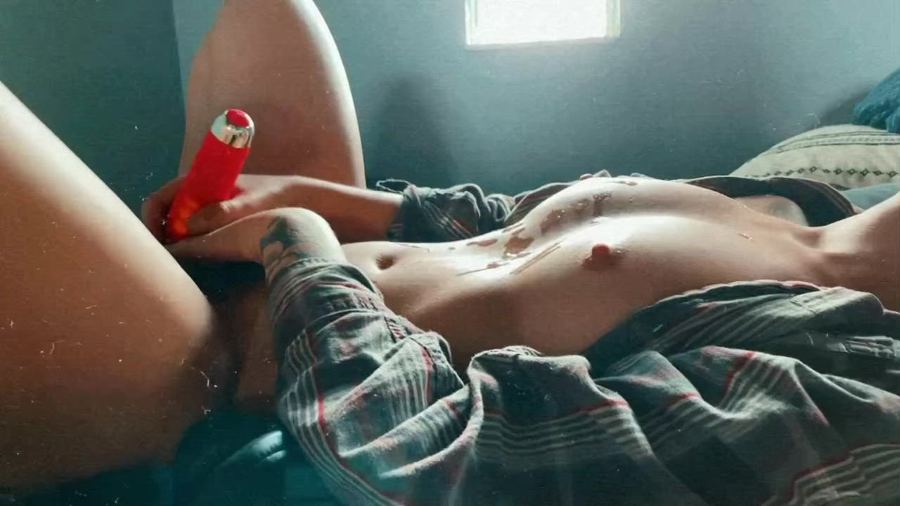 Making myself cum with my roommates cum still on my chest : video clip