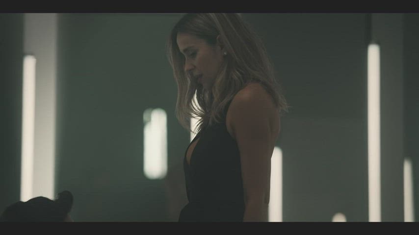 Catherine Siachoque in Dark Desire S02E04 : video clip
