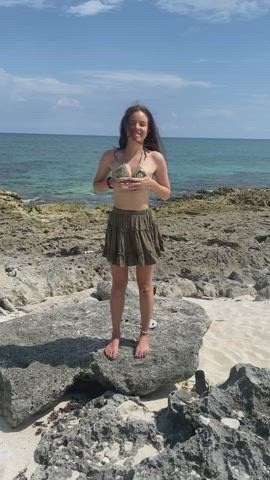 i'm 19 but make me ur little girl and fukk me on the beach.. would u : video clip