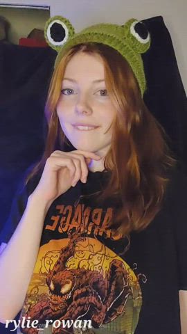 Are nerdy 19 year old redheads your type? : video clip