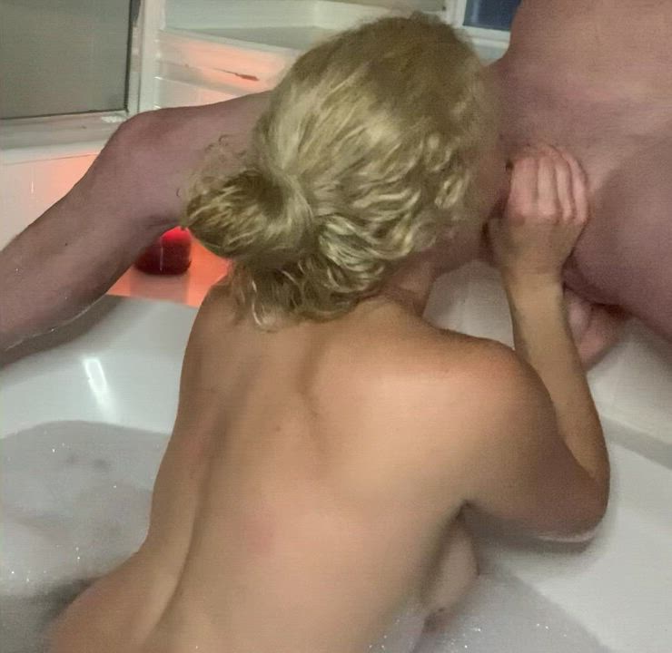 Interrupting her bath : video clip