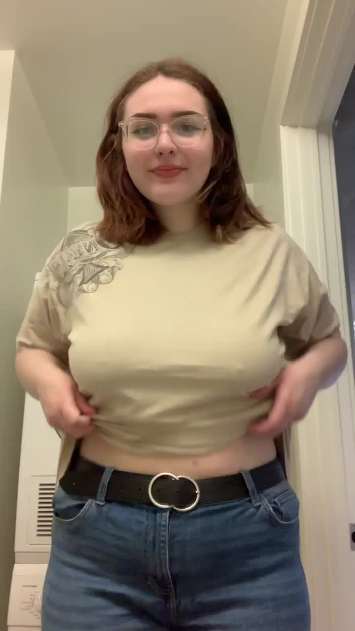 How big do you think my tits are? : video clip