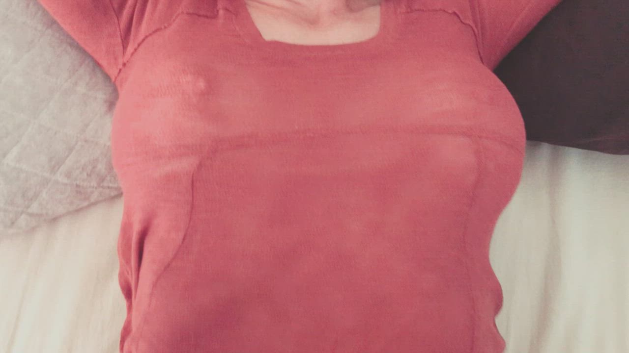 Telling my cuck hubby how I’d play with three guys. He cums as soon as I tell him he can clean up their cum when I get home. Turn the sound up! : video clip