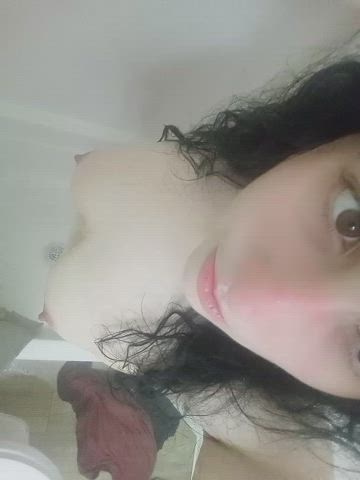 Washing my pale skin in the shower, very refreshing (36) : video clip